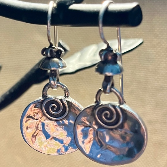 Silpada Silver Swirl Earrings - Picture 4 of 7
